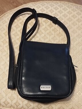 Koltov Navy Leather Crossbody Bag